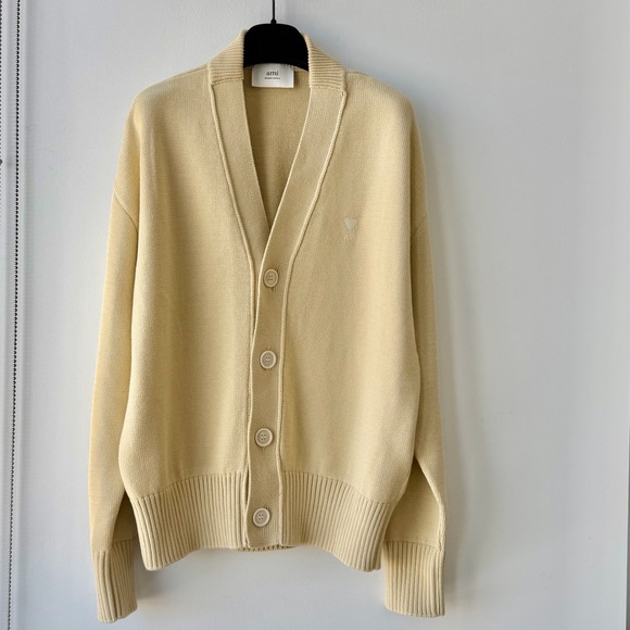 Ami Paris Other - AMI Paris Men's
Tonal Heart
Cardigan in Cream